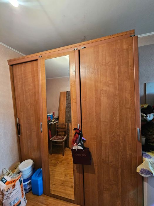 3-дверный шкаф, коричневый