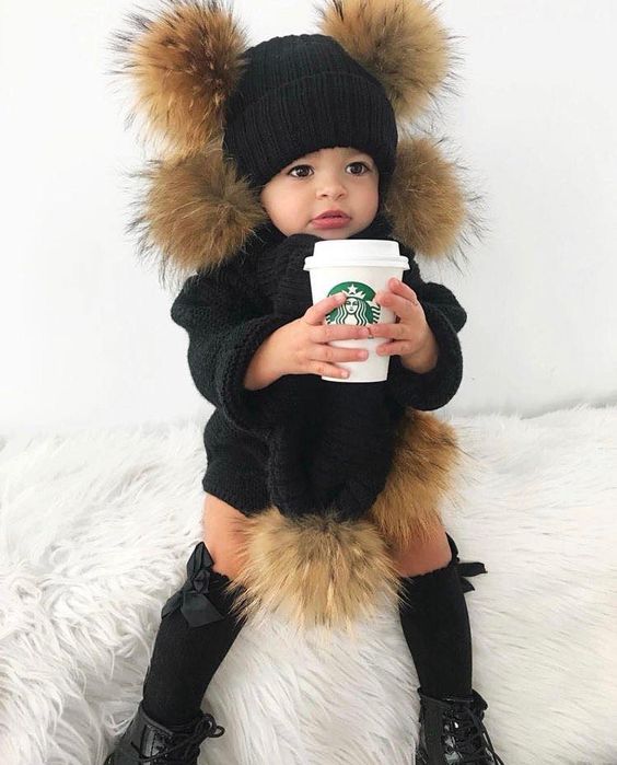 Шапка с две пухчета/ Дамска/ Детска