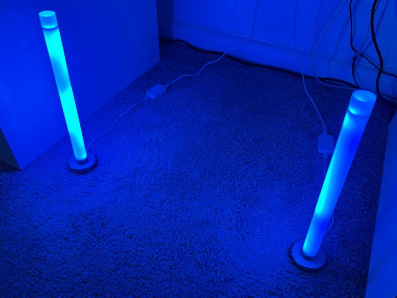 Две неоновые лампы Moonside Neon Lighthouse