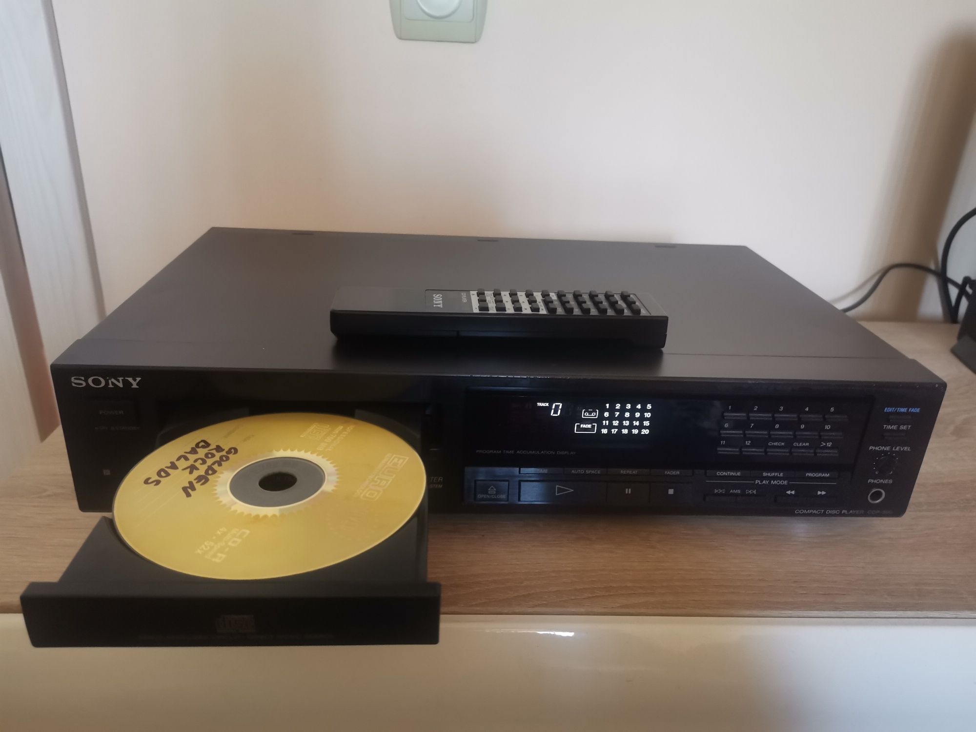 CD player Sony cdp 590