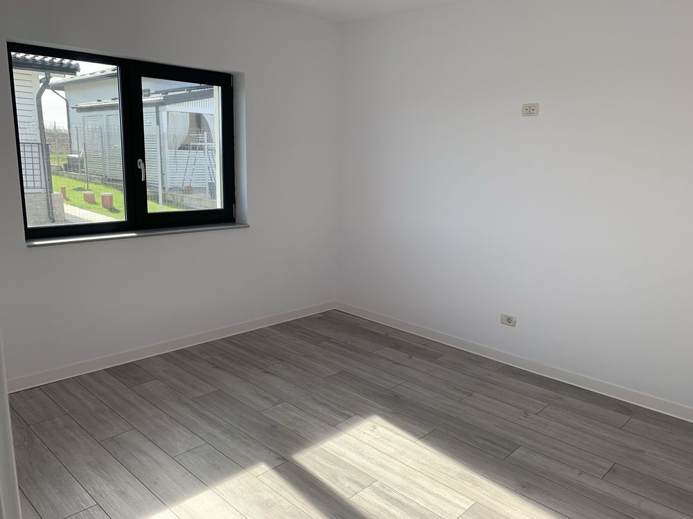 Vila parter la asfalt
