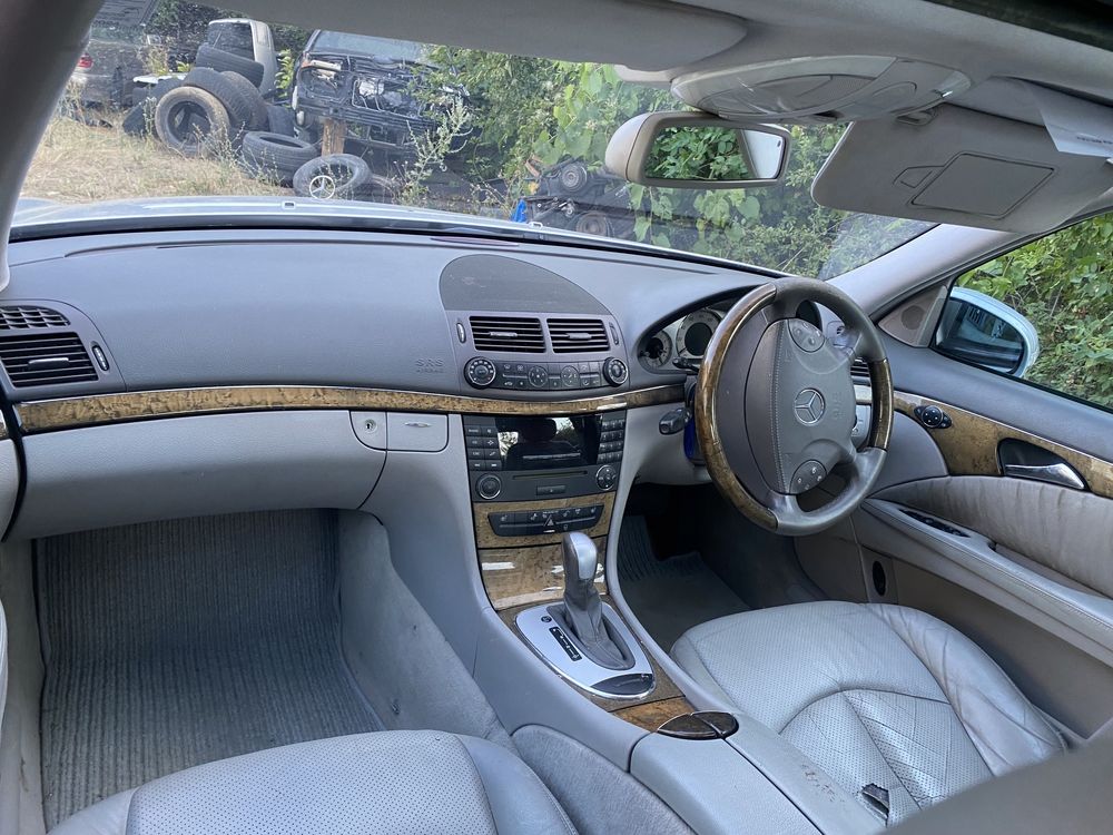 Mercedes E320 на части