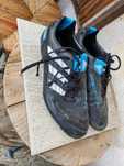 Футболни обувки - бутонки 43 професионални Adidas Predator