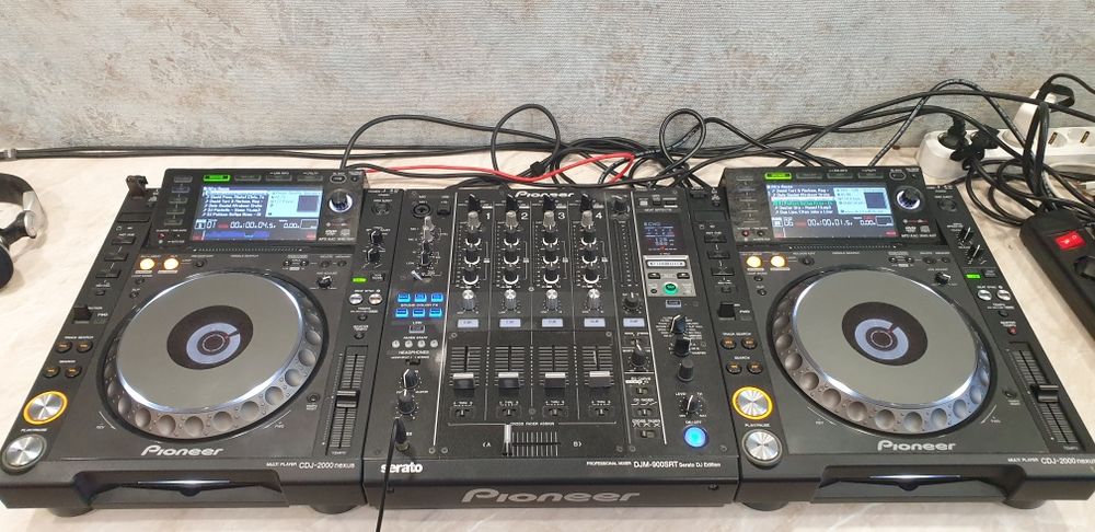 Продам Dj комплект Pioneer 900 srt и 2000 Nexus (2шт.)