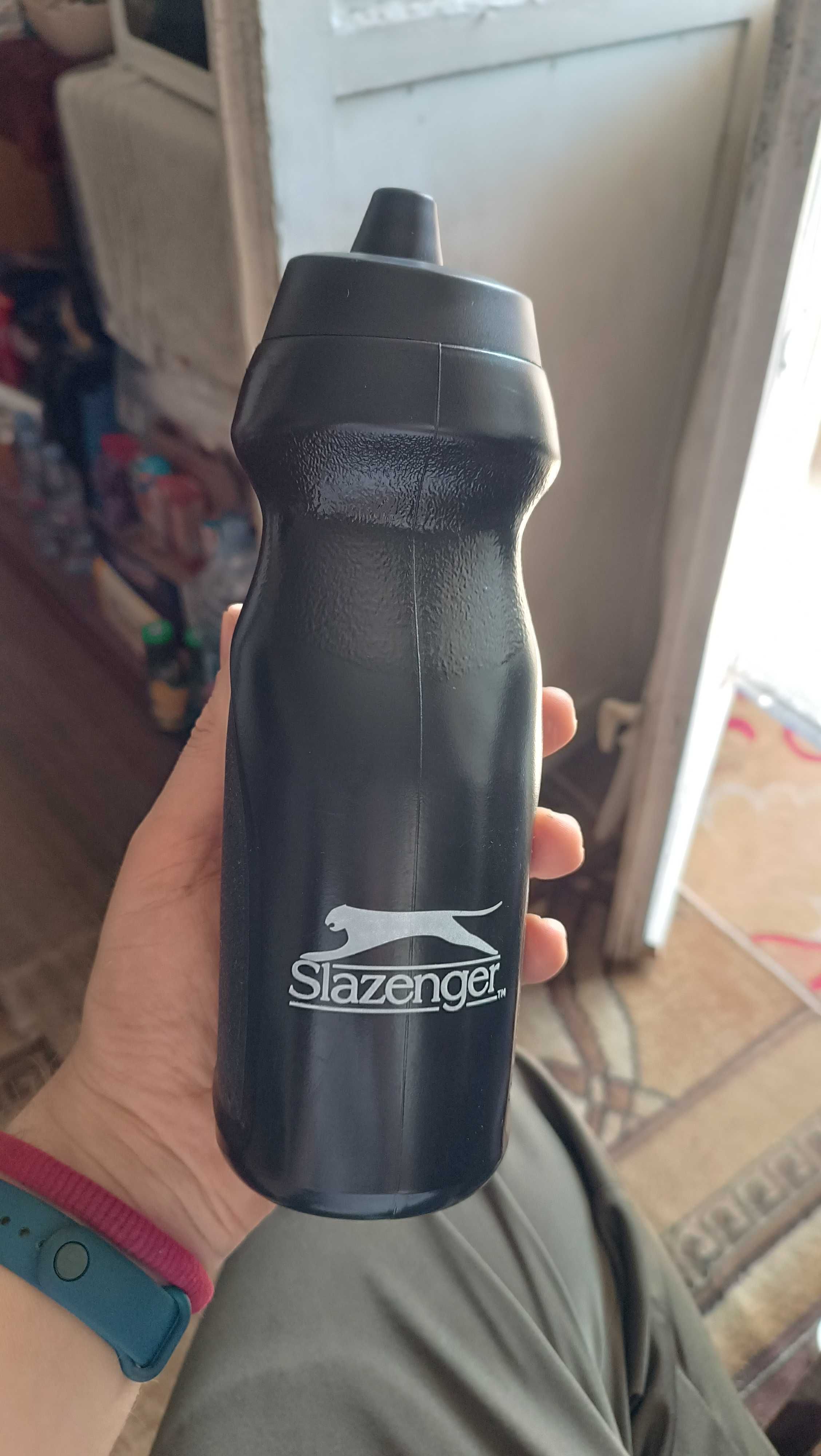 Продавам бутилка за вода за велосипед PVC - Slazenger - нова е !