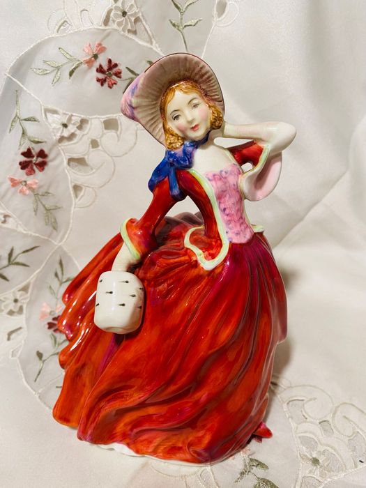 порцеланова статуетка