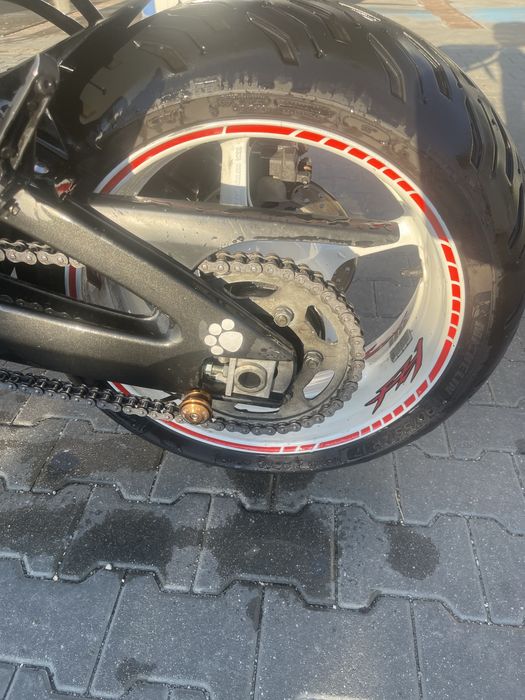 Yamaha FZ1  2006  2 chei