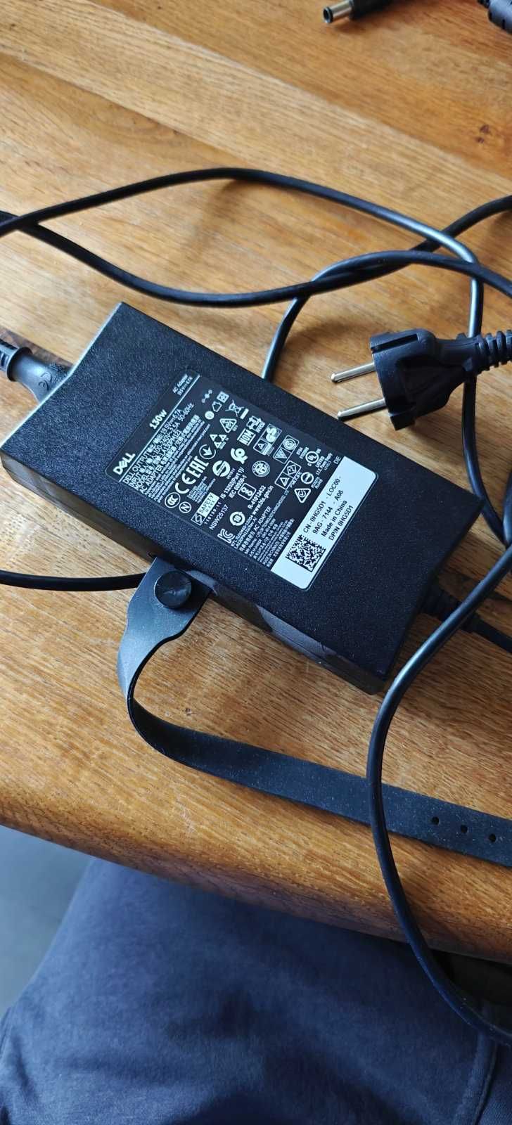 Докинг станция Dell D6000 със зарядно 130w
