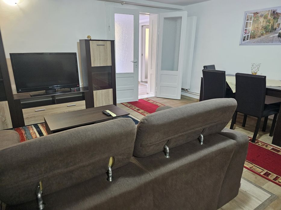 Inchiriez apartament la casa, 75 mp