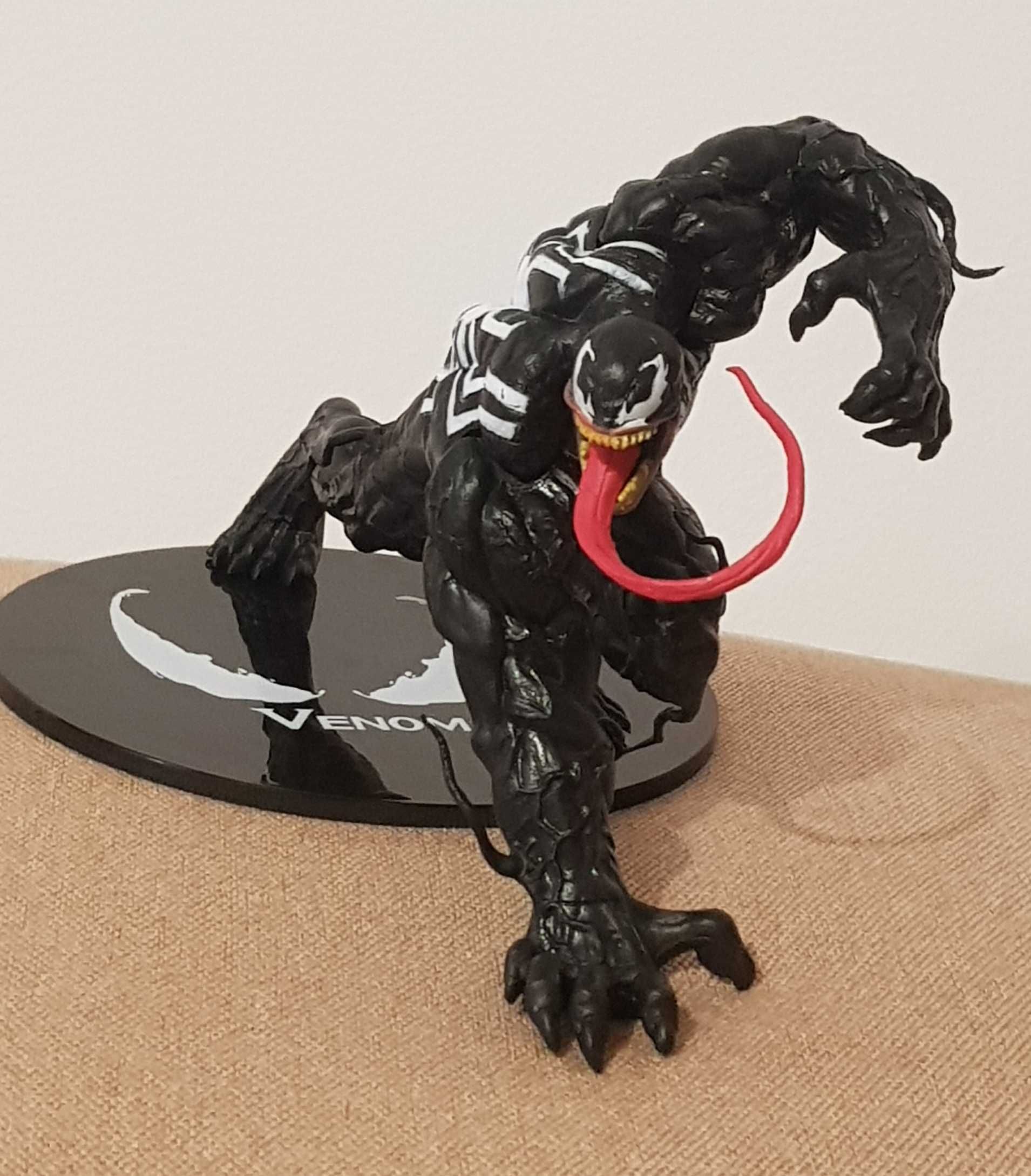 Figurina Marvel Avengers VENOM