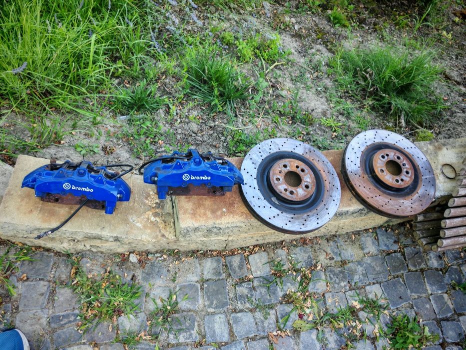 Sistem de frânare BREMBO 6 pistonase