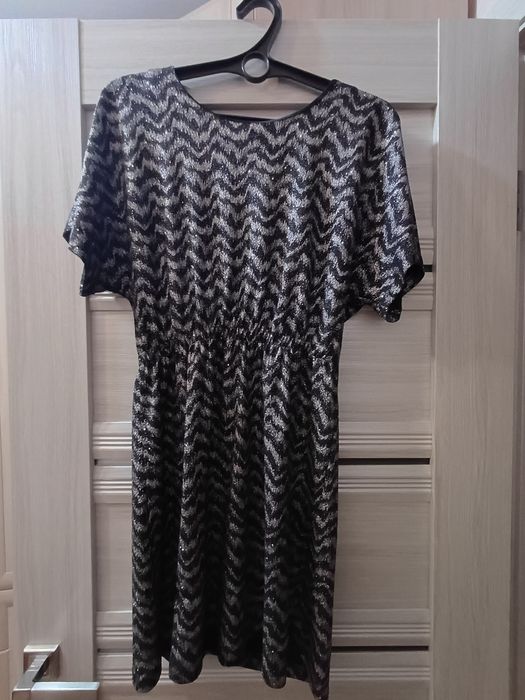 Продам блестящее платье