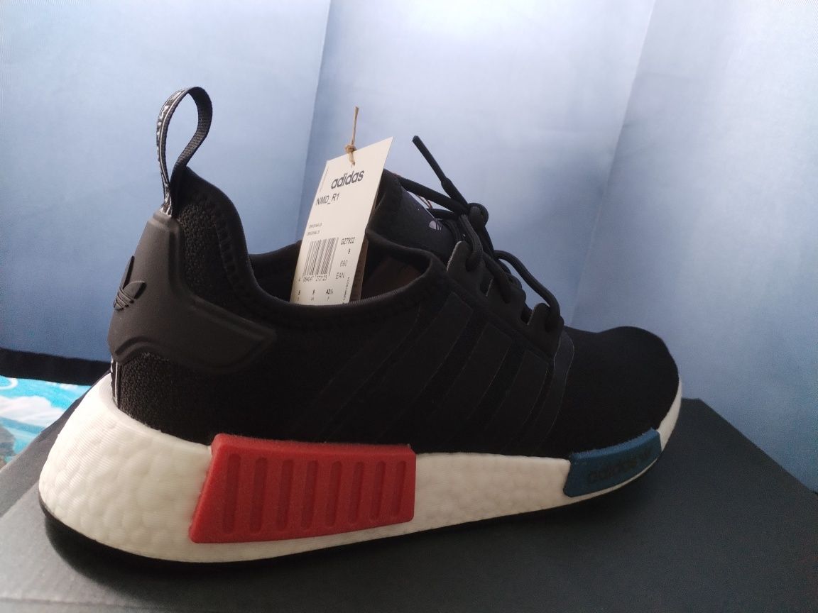 Adidas Originals NMD_R1 42.2/3 и 43.1/3 номера