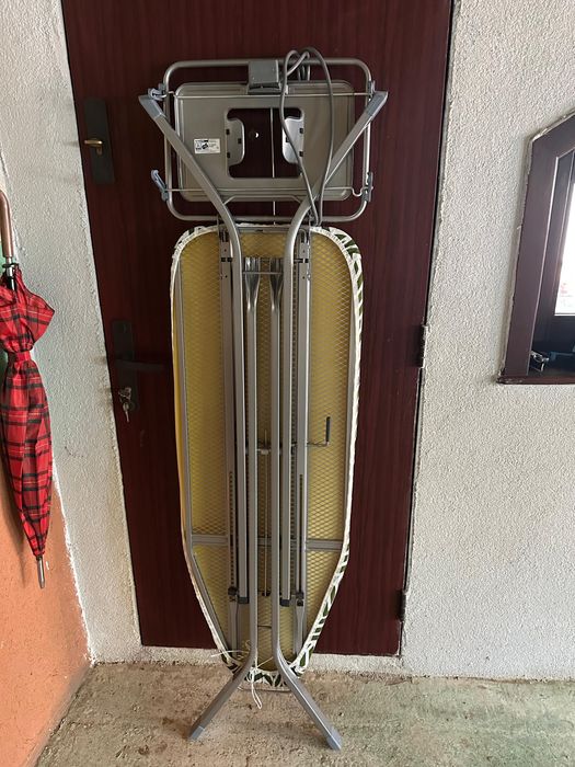 masă de călcat L,cu priză și suport pentru stație