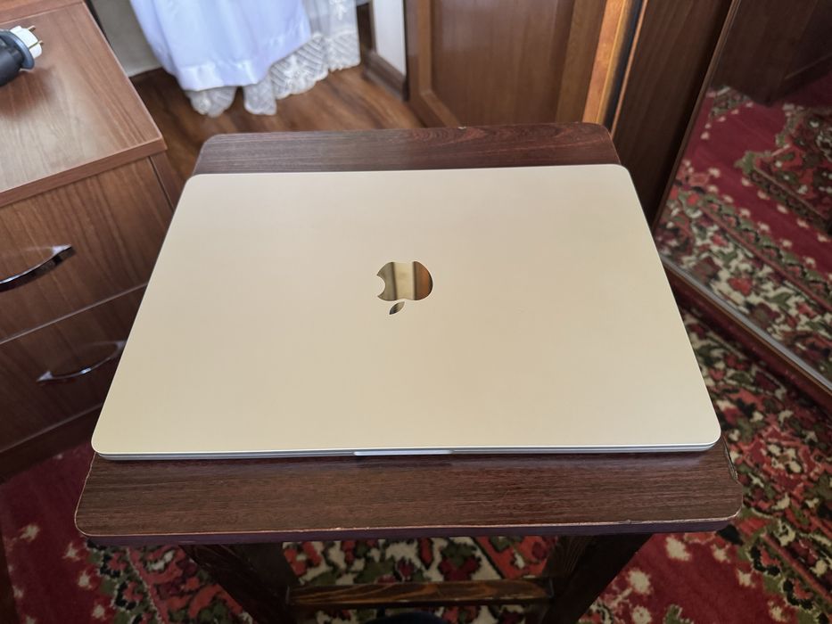 MacBook Air M3 16/512