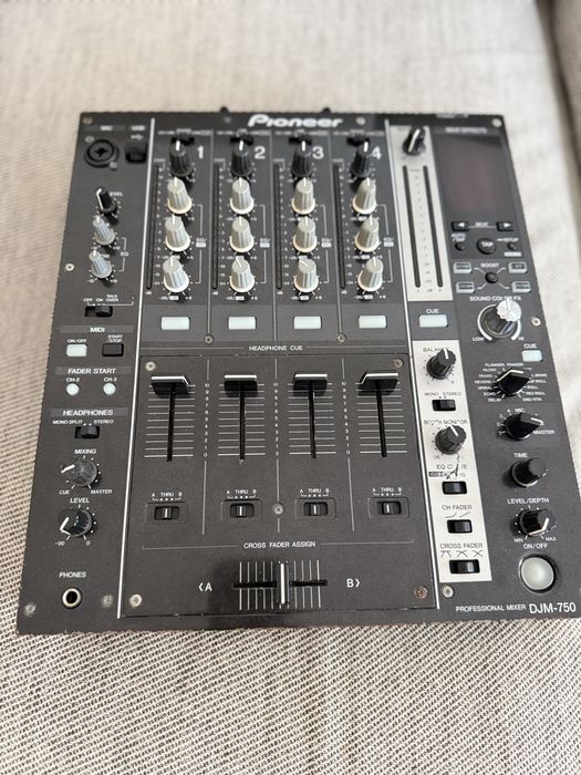 Mixer Pioneer DJM-750