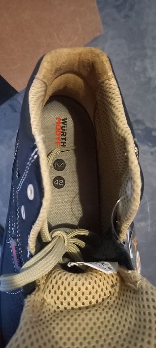 Vând bocanci cu protectie nr 42 wurth