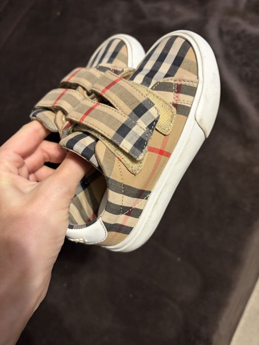 Детски обувки, употребявани, в добър вид, 25 номер. С лепенки. Носени