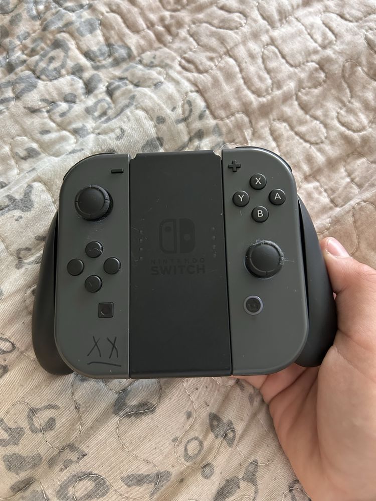 Nintendo switch  folosit de 6 ori