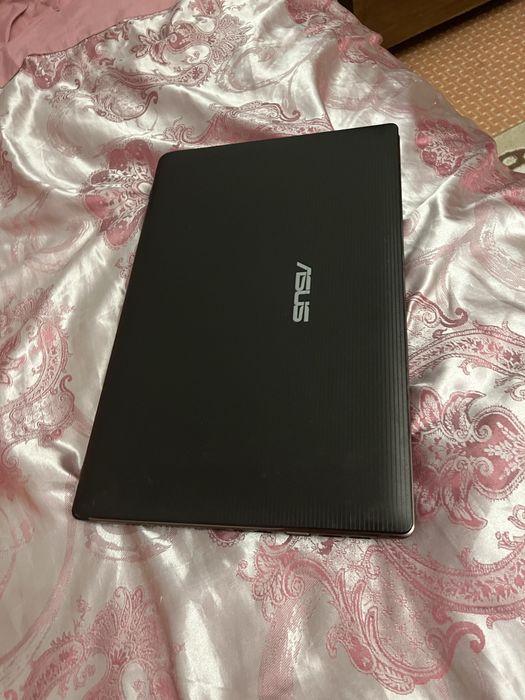 Ноутбук Asus в хорошем состоянии