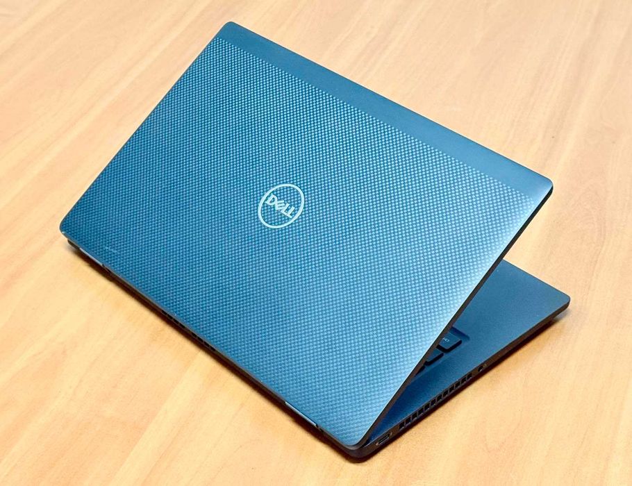 Dell Latitude 7430 / i5-1250P 12-Core / 16GB DDR5 / 256GB SSD /FHD IPS