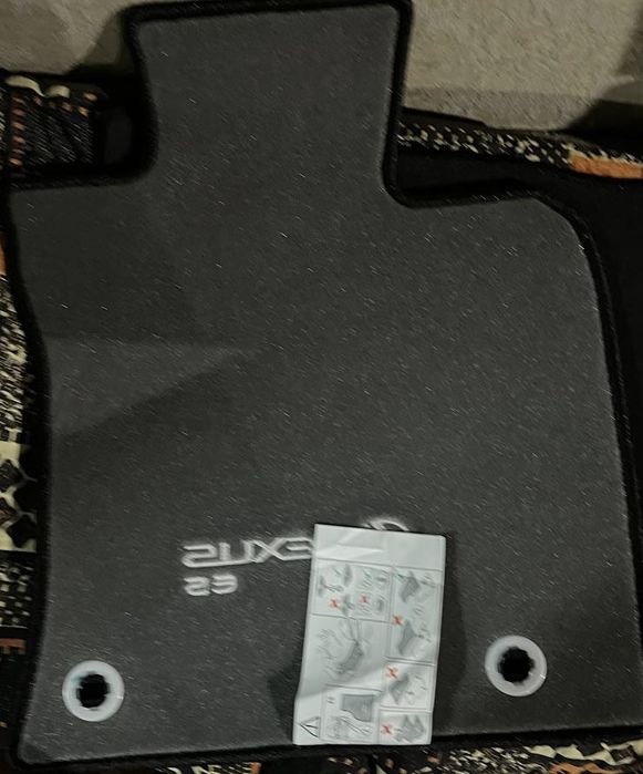 Продам коврики на lexus es