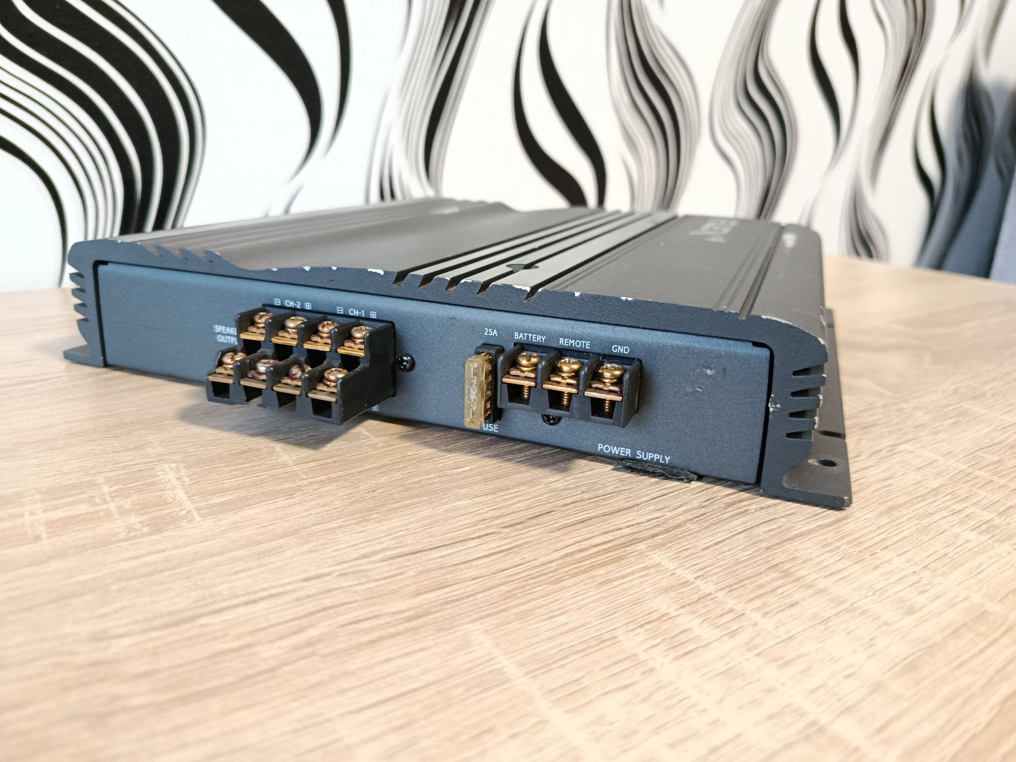 Усилвател Alpine MRP-F306