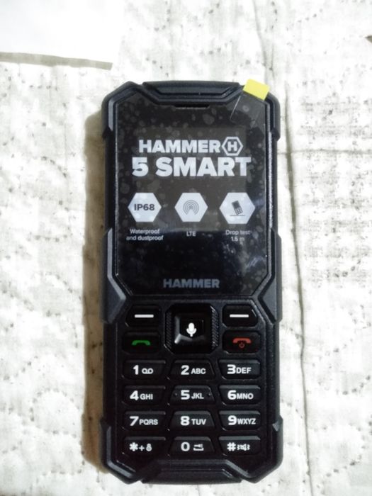Телефон Хамър 5 смарт като нов