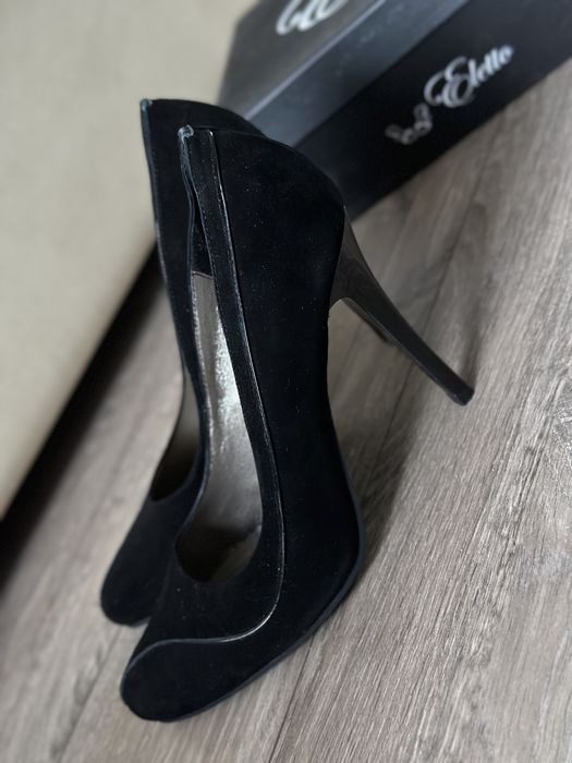 Продам замшевые туфли в отличном состоянии