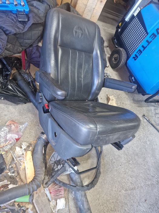 Scaun sofer cu cotiera vw t5 t6 transporter caravelle multivan