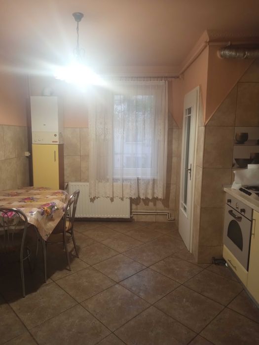 Apartament de închiriat 3 camere Unirii