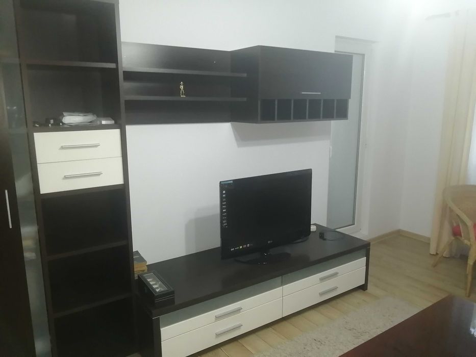 Închiriez urgent apartament cu 2 camere