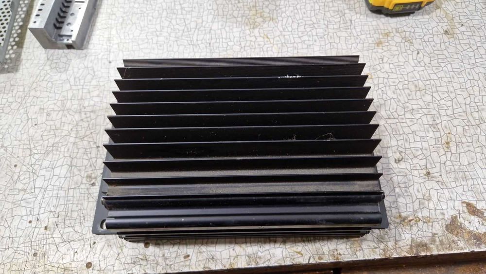 Усилвател за AUDI A8 D2 BOSE 4D0 035 225