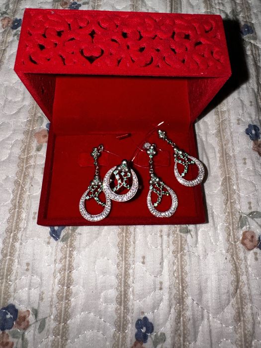 Продам новый серебряный набор