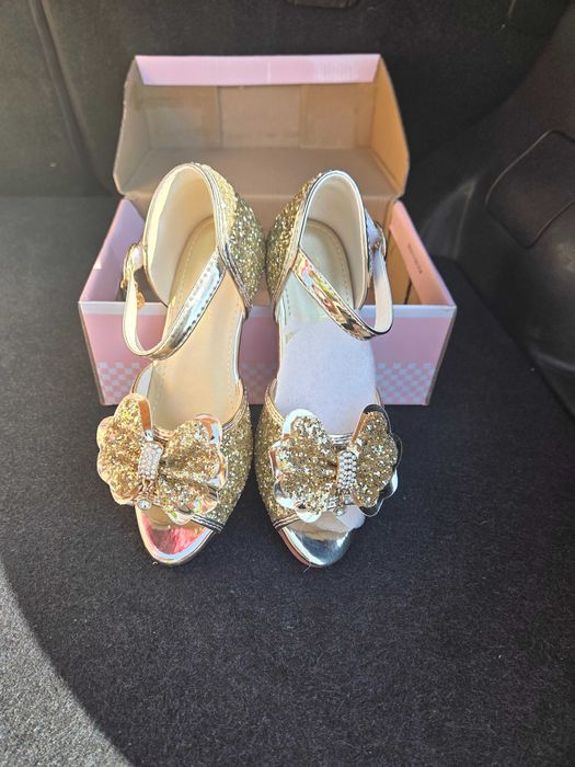 Детски обувки с токче