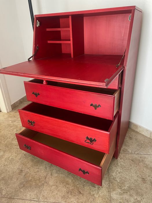 Comoda ( scrin) din lemn masiv