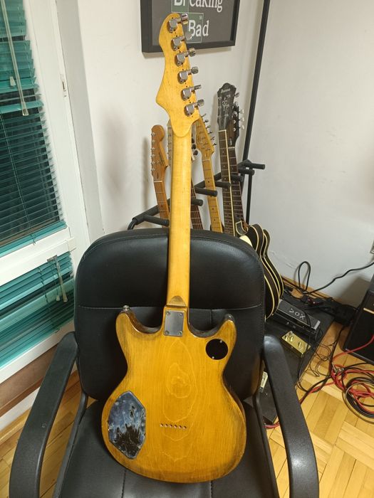 Китари Teisco и Custom.