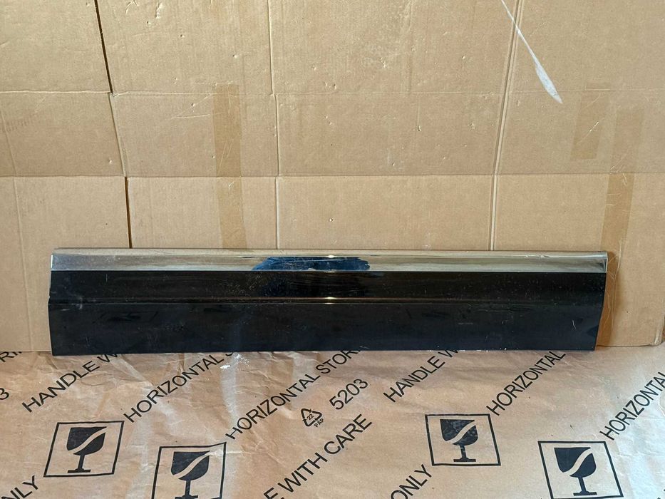 Bandou usa fata spate stanga dreapta Touareg 2018 ->