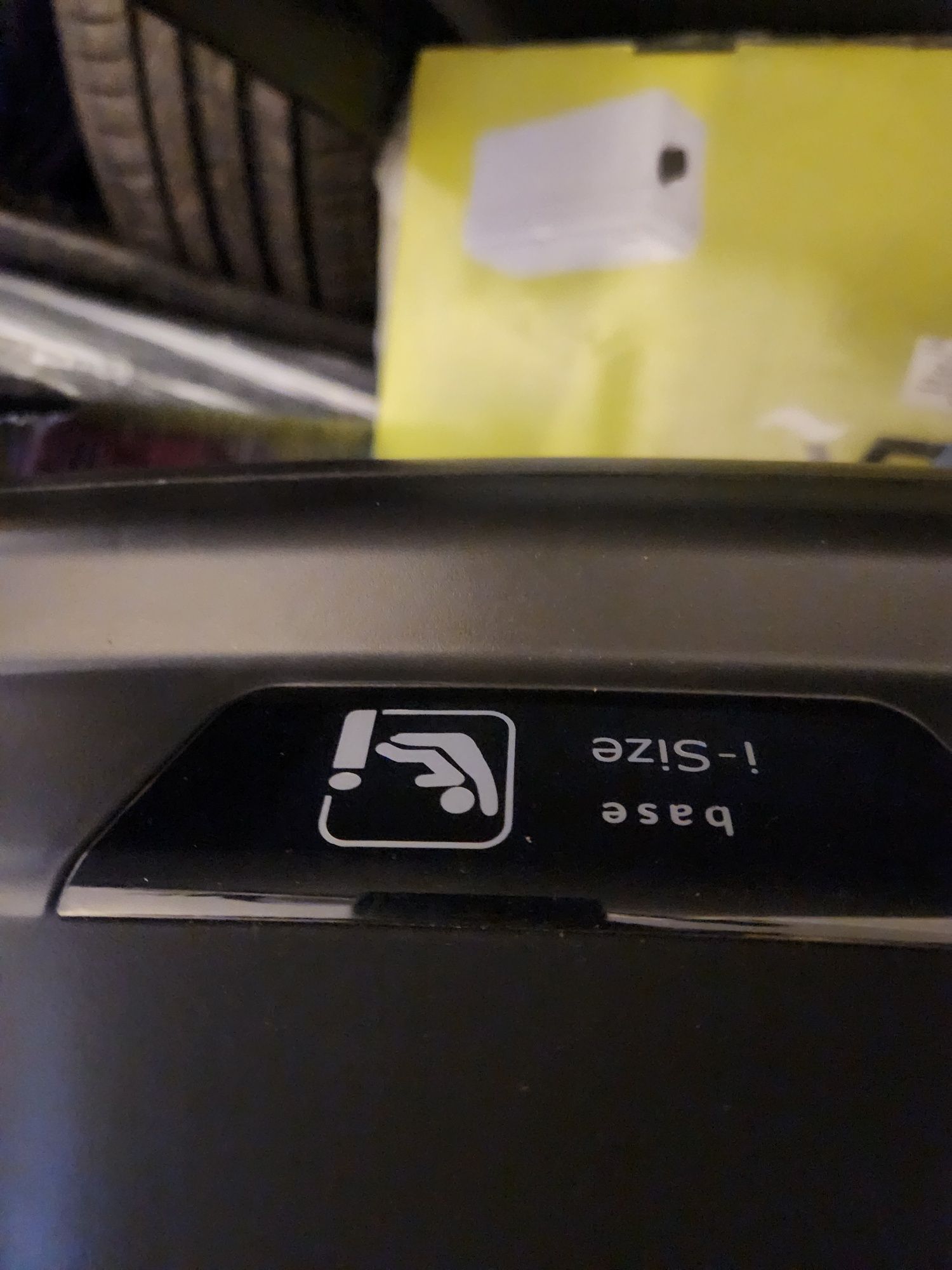 Peg perego кош за кола 0-13кг + isofix основа