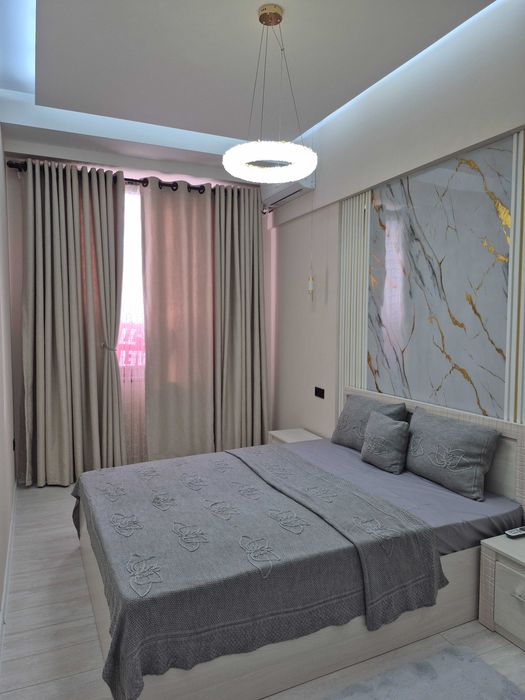 Продается Люкс 2х комн Квартира 40 м2 Алайский Басри Баба (7144)