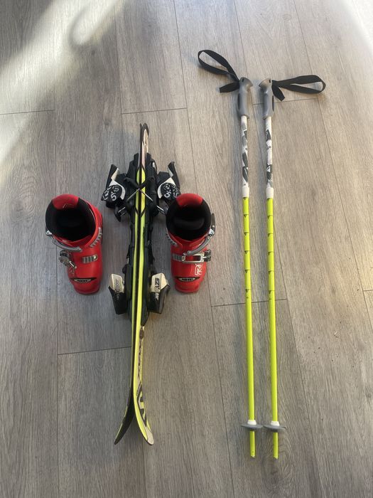 Vând echipament ski copii ( 3-5 ani )