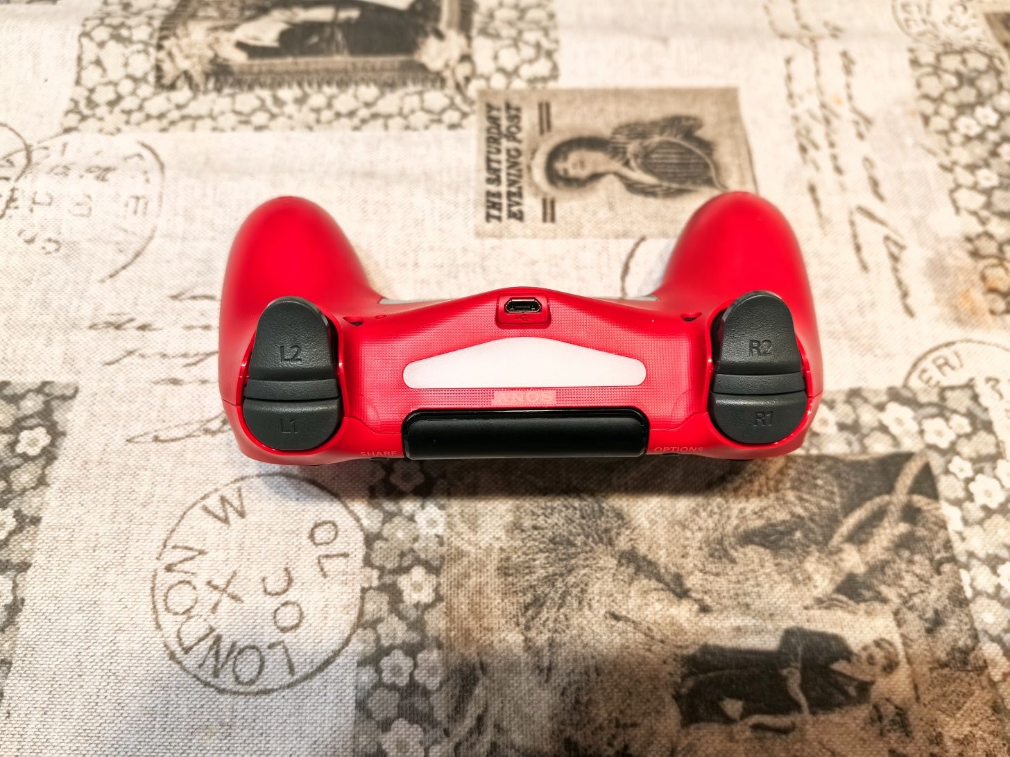 DualShock4 в идеално състояние, почти не използван