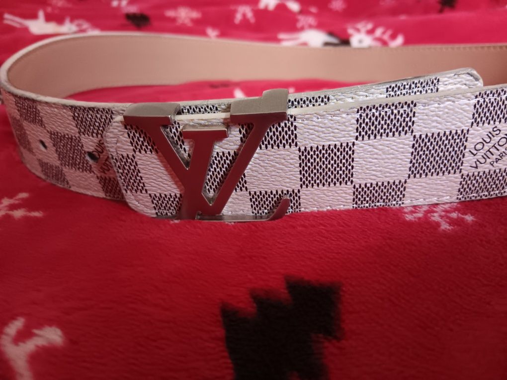 Vand curea louis vuitton