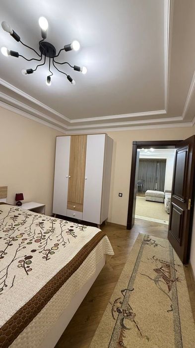 Сдам 3х квартиру на втором этаже кирпичного дома ( ЦУМ) на долгий срок