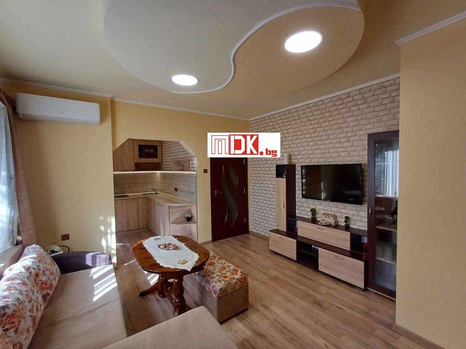 Продава се Тристаен апартамент в Пловдив, Съдийски - 101 кв.м за 1040 €/кв.м - Снимка #1