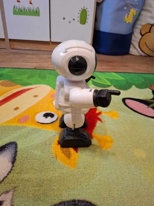 Танцуващ робот  Silverlit beats