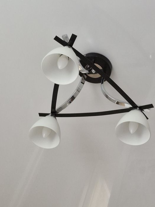 Продам люстру в отличном состоянии