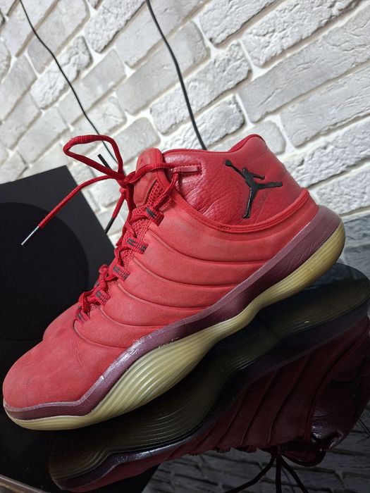 Оригинальные кожаные кроссовки