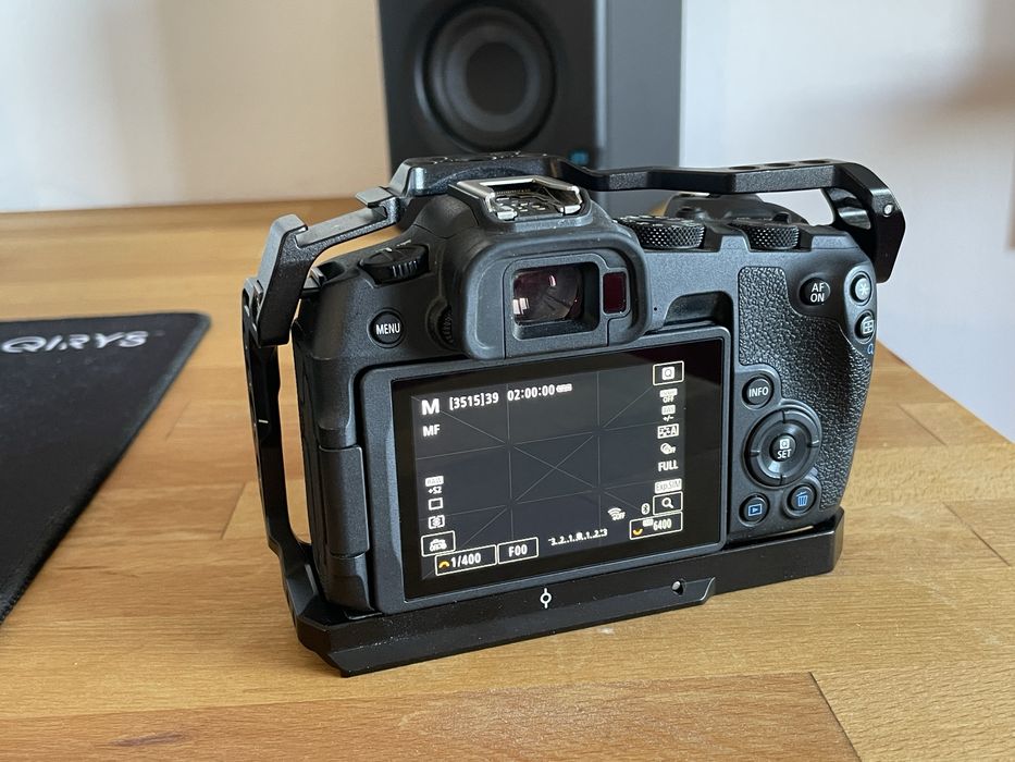 Oferta!! Canon R8 cu Cage si 4 baterii