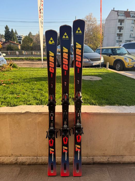 BIg choice of top ski Volkl Racetiger